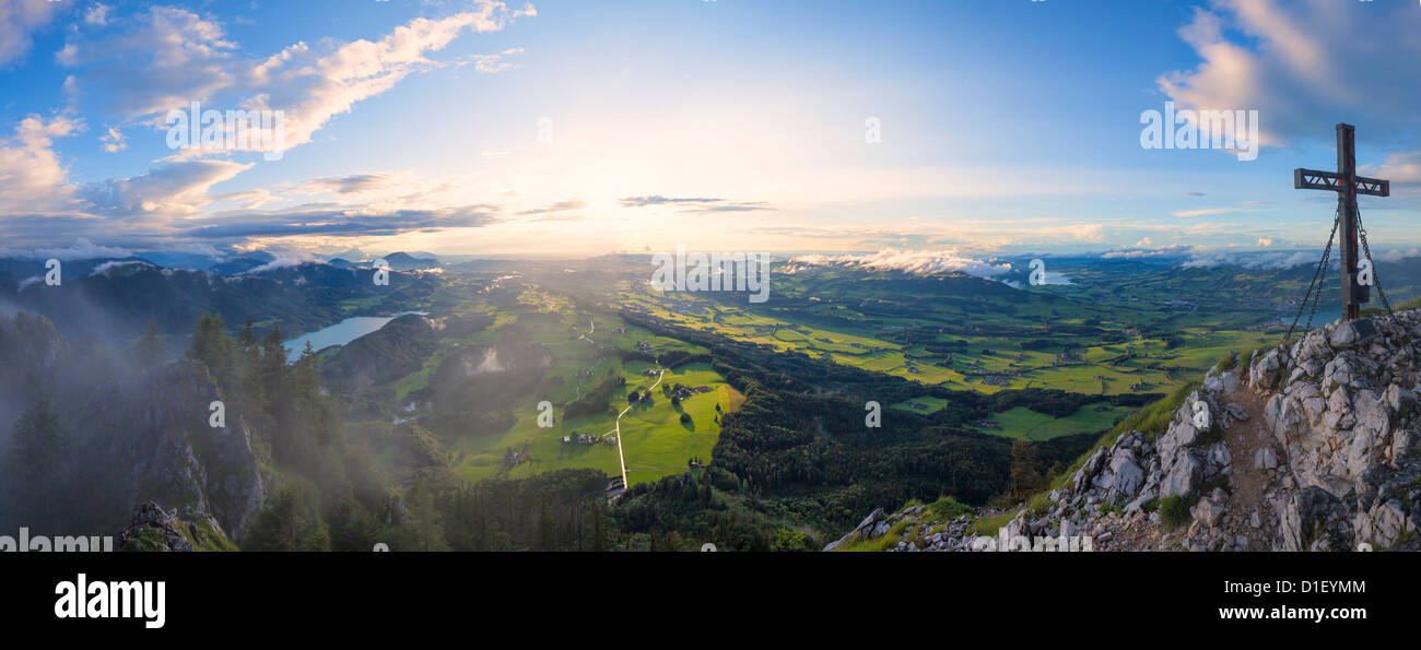 Picco di Schober sopra il Fuschlsee, Salzkammergut, Austria Foto Stock