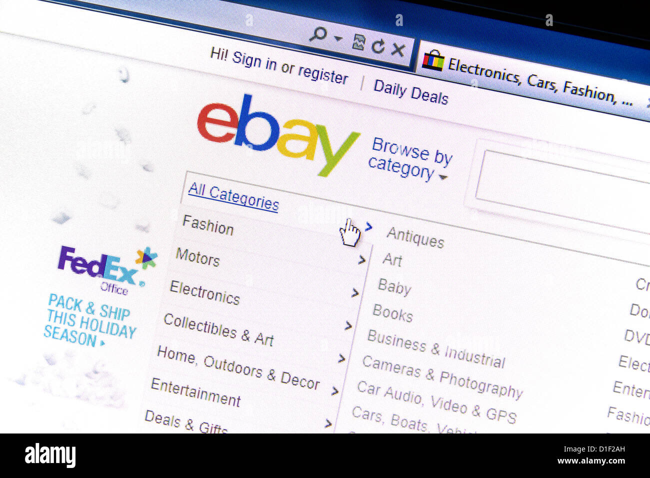 Sito web di Ebay sotto una lente di ingrandimento eBay è una multinazionale americana e azienda di e-commerce Foto Stock