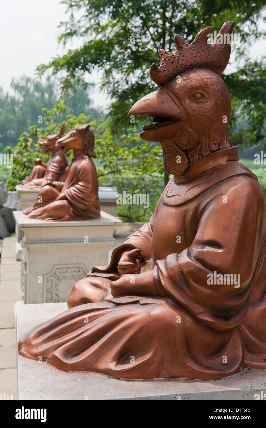 In bronzo dello zodiaco cinese della Rooster Foto Stock