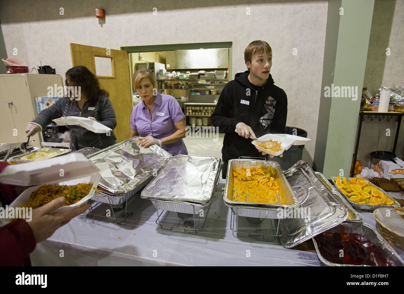 I volontari servono pasti alle vittime dell uragano Sandy nelle zone costiere del New Jersey Foto Stock