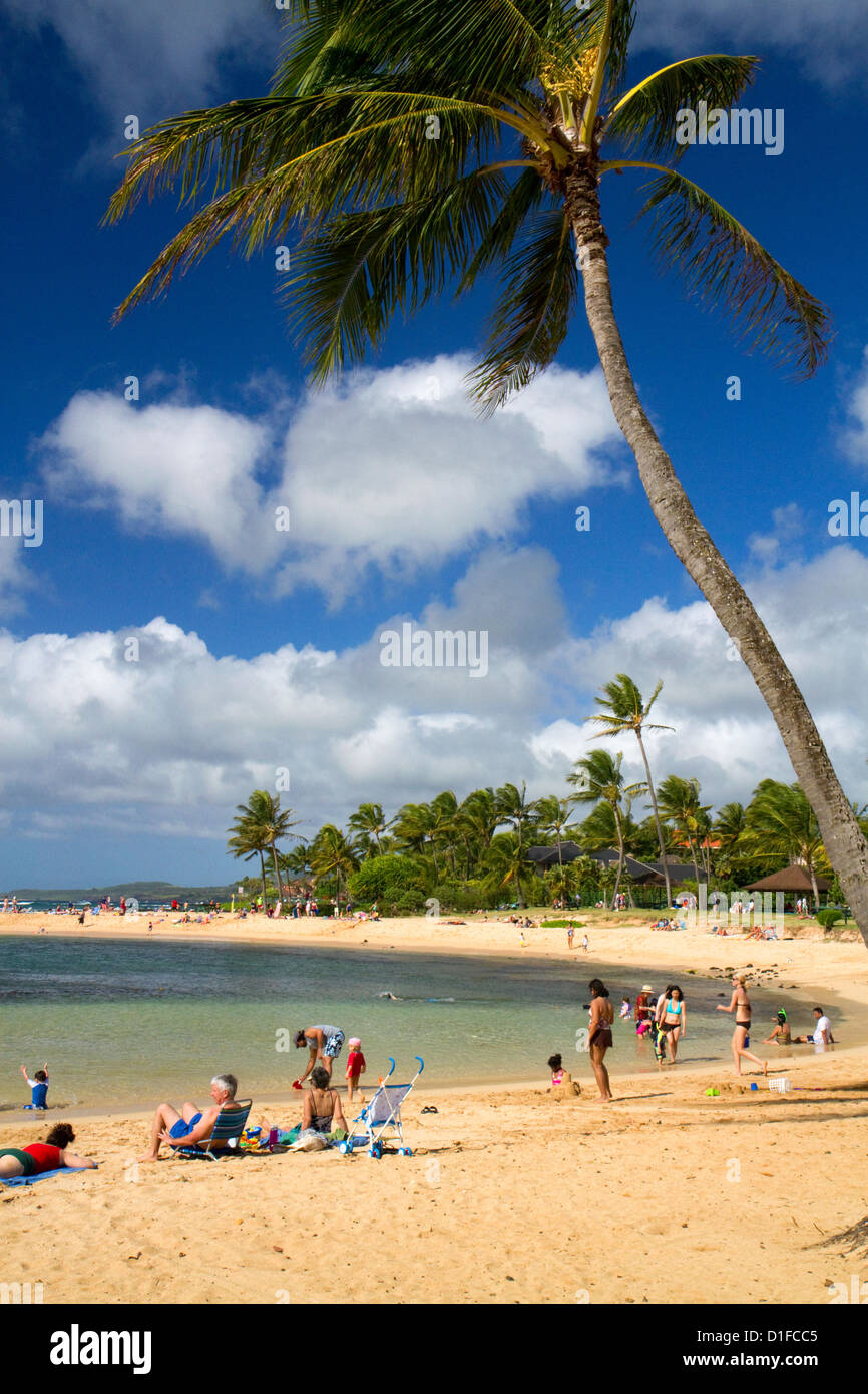 La spiaggia di Poipu Beach Park sulla costa meridionale dell'isola di Kauai, Hawaii, Stati Uniti d'America. Foto Stock