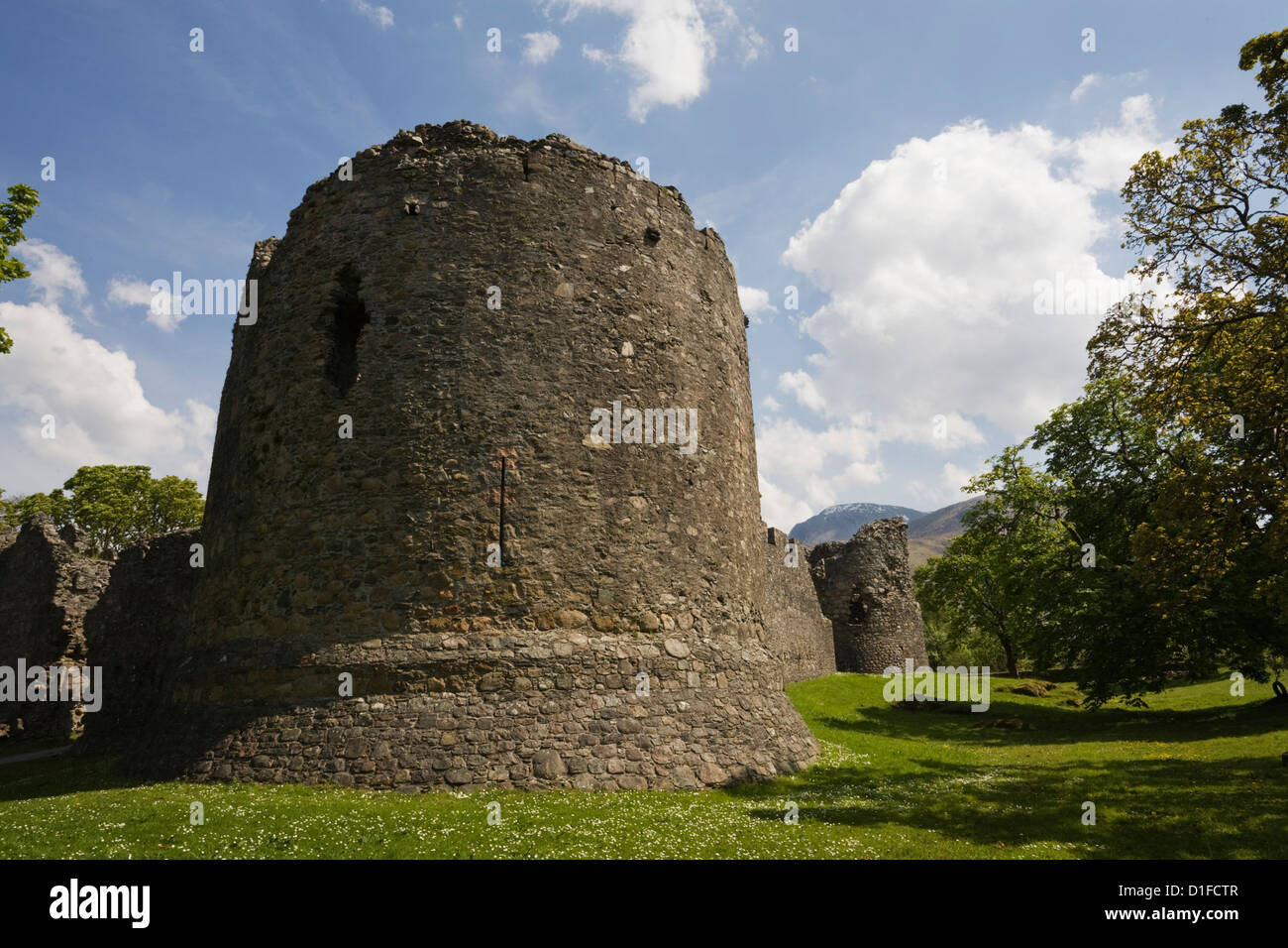 Vecchio Inverlochy Castle e Ben Nevis, Inverlochy, Fort William, Lochaber, Scotland, Regno Unito, Europa Foto Stock