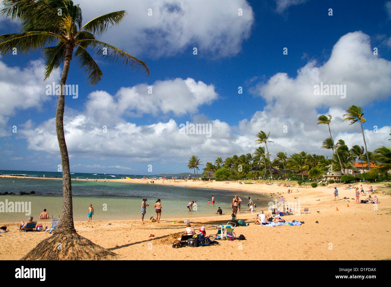 La spiaggia di Poipu Beach Park sulla costa meridionale dell'isola di Kauai, Hawaii, Stati Uniti d'America. Foto Stock