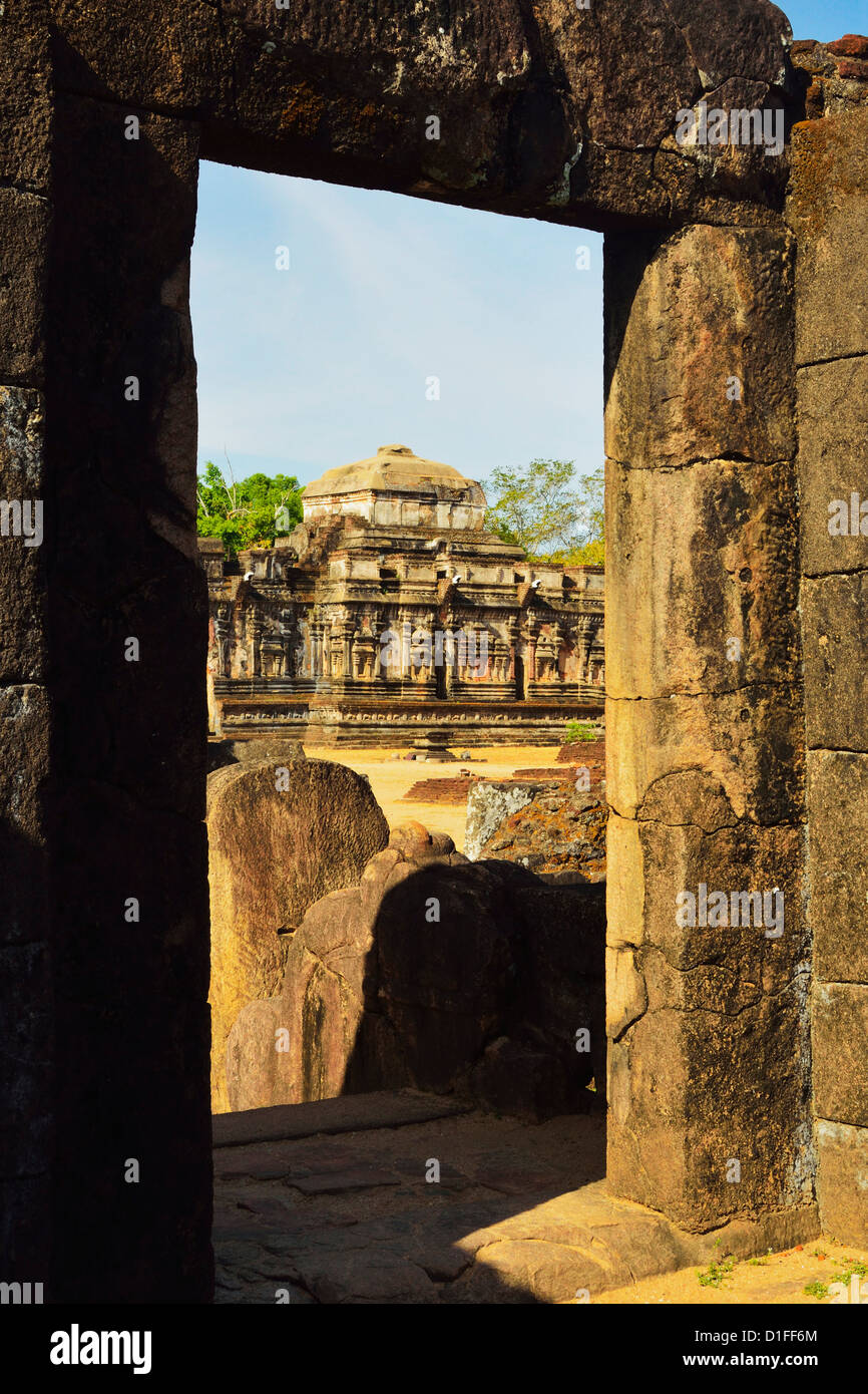 Antica città di Polonnaruwa, Sito Patrimonio Mondiale dell'UNESCO, Polonnaruwa, Sri Lanka, Asia Foto Stock