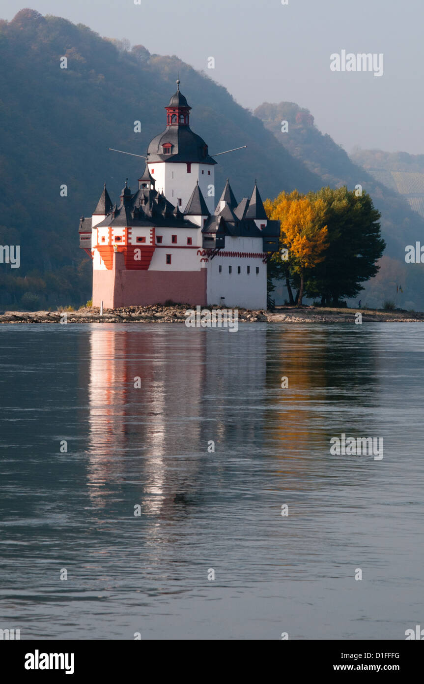 Pedaggio Pfalzgrafenstein castello sull isola nel fiume Reno, Kaub Foto Stock