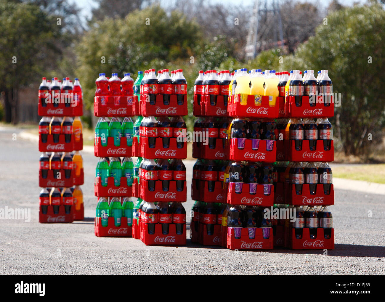 25/06/2009 la Coca Cola in attesa al di fuori del negozio locale in Sud Africa Credit James Galvin Foto Stock