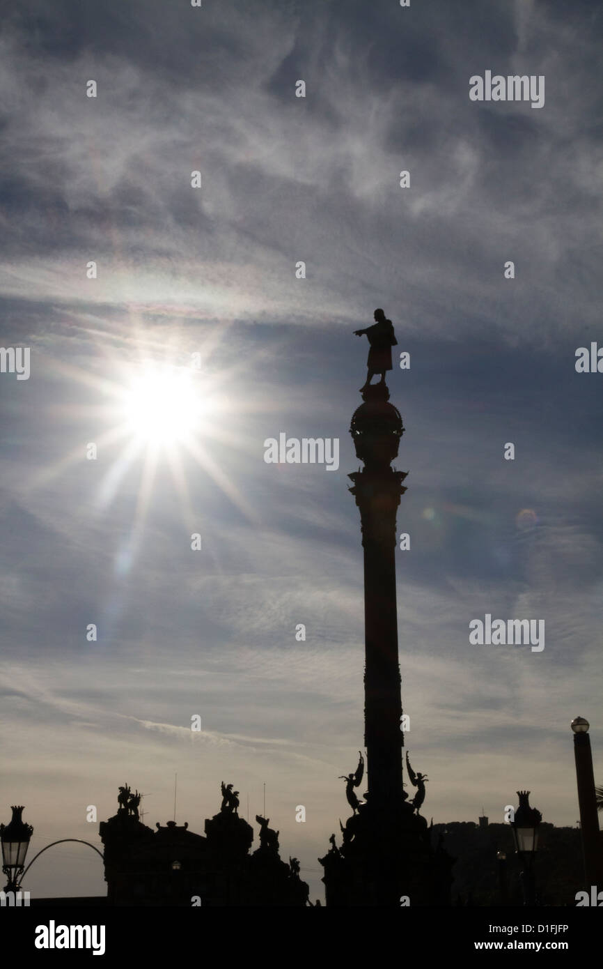 Il monumento Colom silhouette su sun Barcellona Spagna Foto Stock