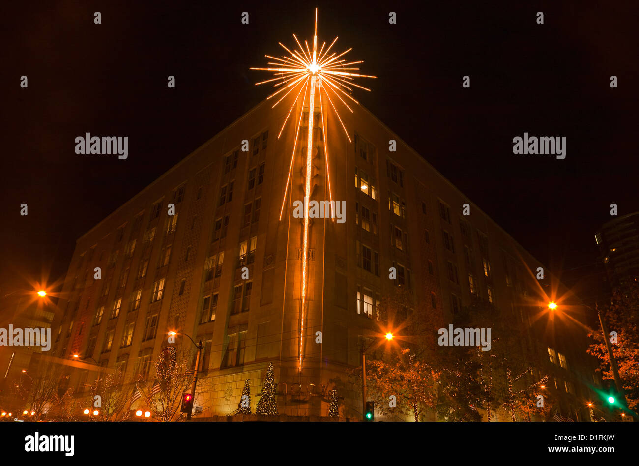 WASHINGTON - la stella di Macy dal Westlake Park, acceso tutta la stagione delle vacanze a Westlake Park nel centro cittadino di Seattle. Foto Stock