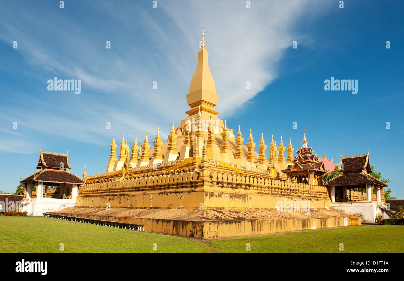 Pha That Luang stupa di Vientiane, Laos. Il più importante monumento nazionale in Laos. Foto Stock