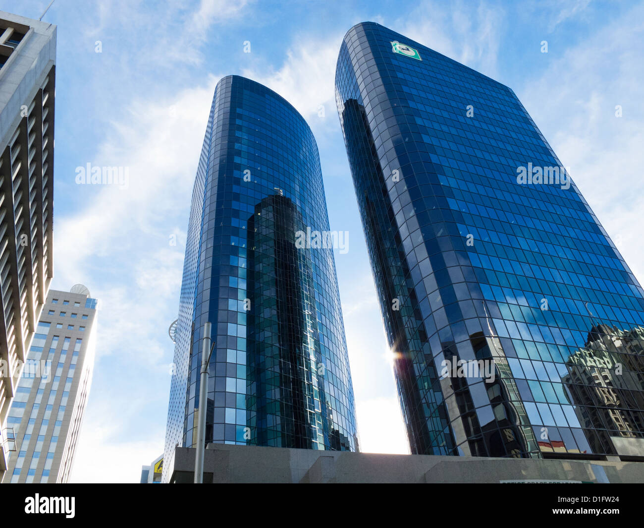 Edifici alti in città di Auckland. Visto dal Queen St. post moderna architettura. Isola del nord, Nuova Zelanda Foto Stock