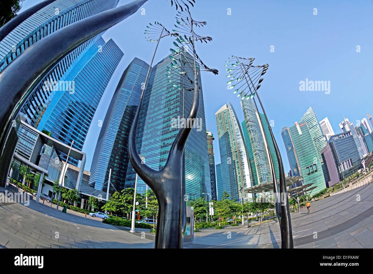 Grattacieli del centro finanziario e sculture moderne, Singapore, Sud-est asiatico, in Asia Foto Stock