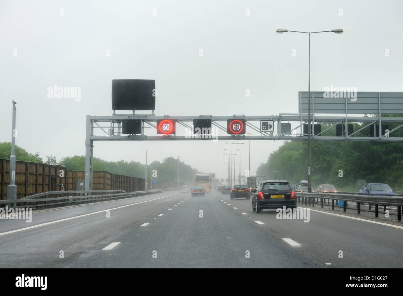 Foto di stock di velocità variabile segni limite Foto Stock