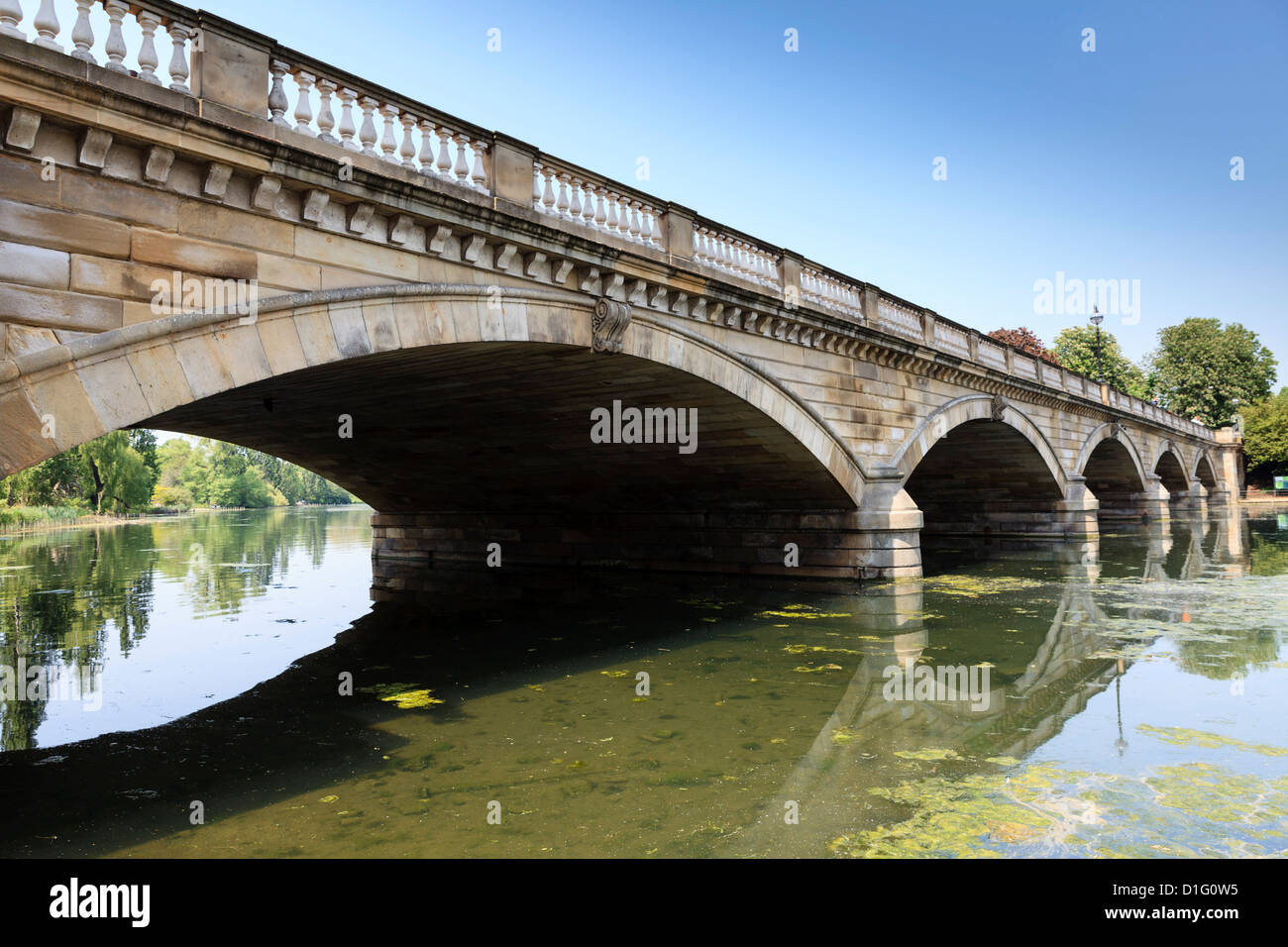 Ponte a serpentina, Hyde Park, London, England, Regno Unito, Europa Foto Stock