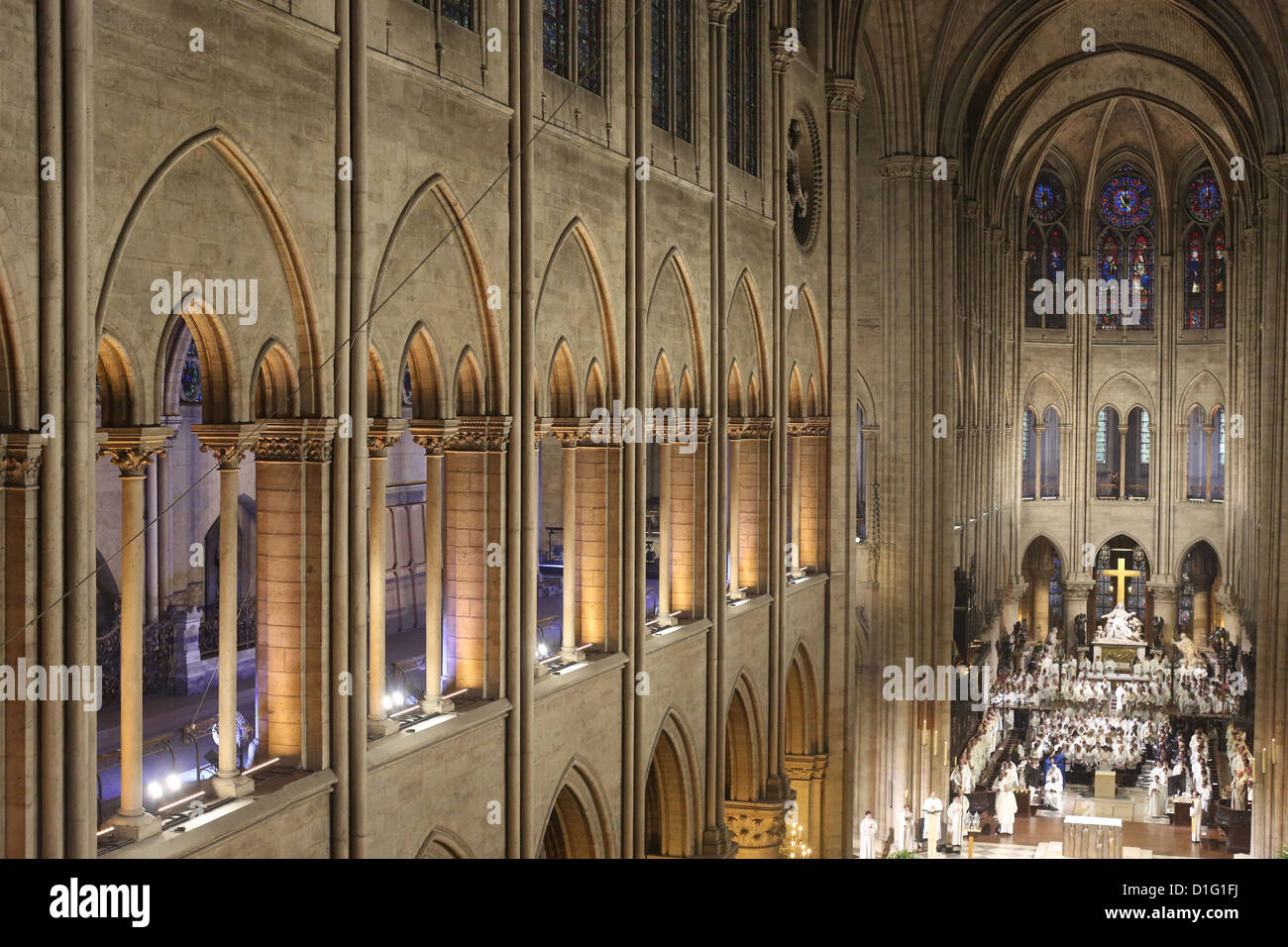 Navata centrale, la cattedrale di Notre Dame, Paris, Francia, Europa Foto Stock
