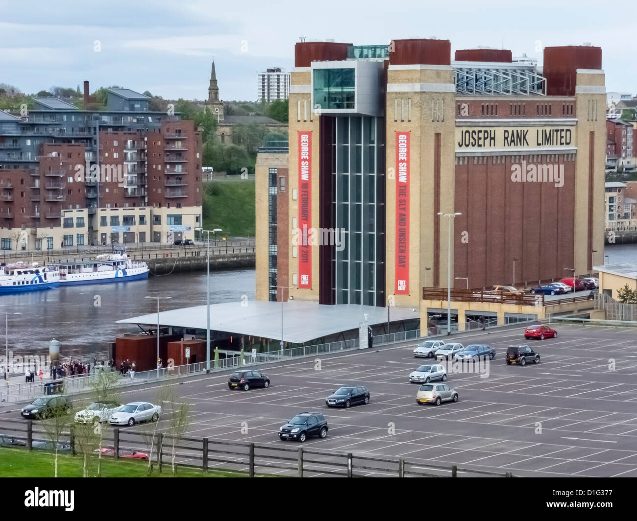 Baltic Exchange, ex di stoccaggio della farina sul fiume Tyne banche, centro di arti e galleria Gateshead Regno Unito. Foto Stock