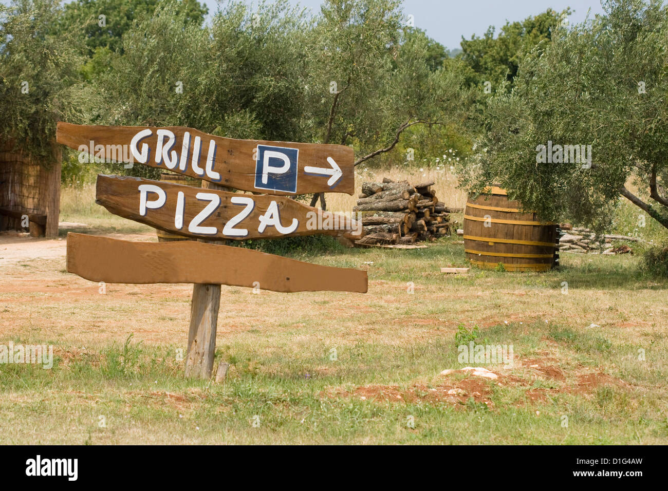 Grill, la pizza e il simbolo di parcheggio per natura sfondo texture Foto Stock