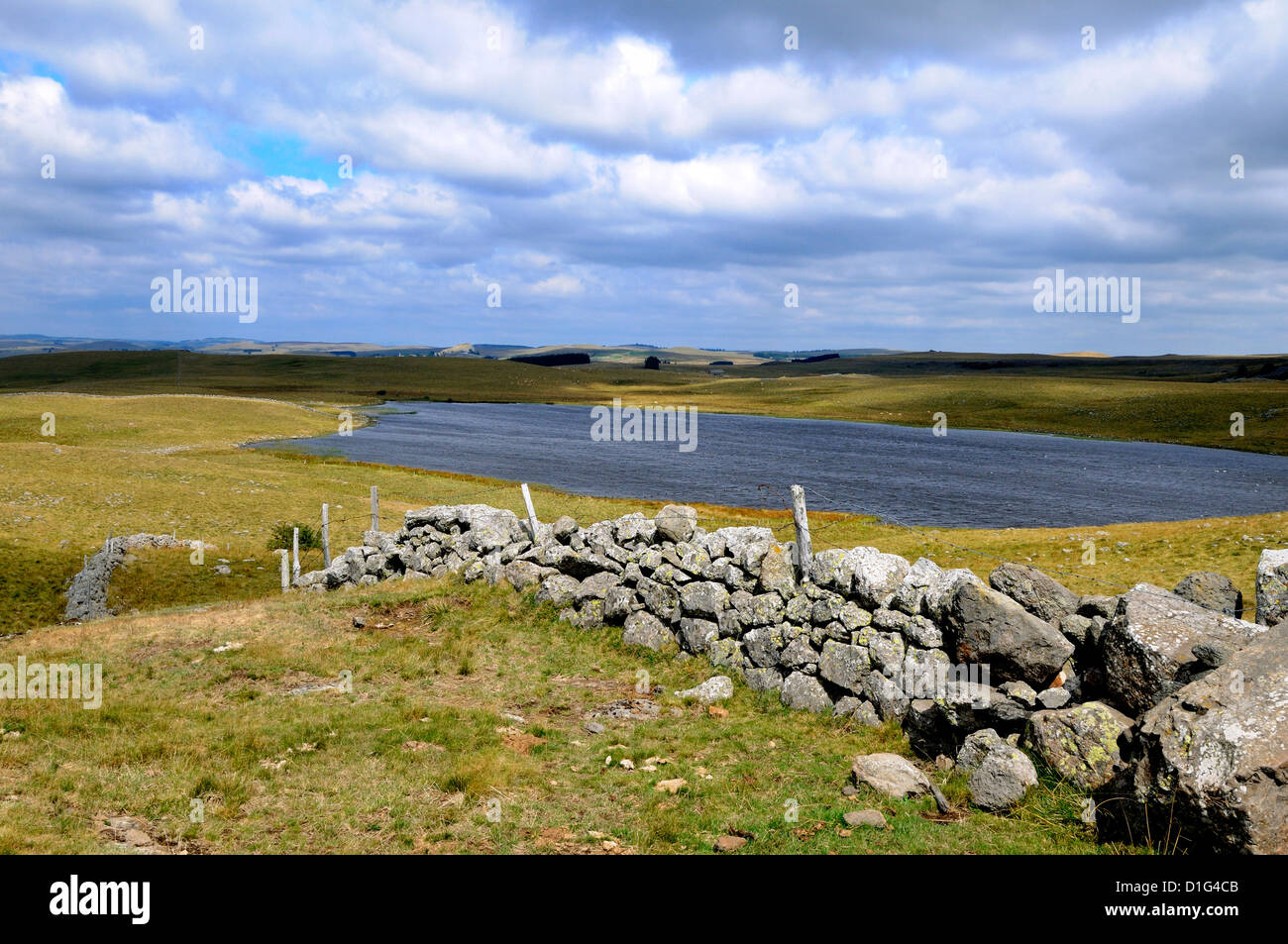 Saint Andeol lago, Via di San Giacomo a Santiago de Compostela, Lozère, Aubrac, Francia, Europa Foto Stock