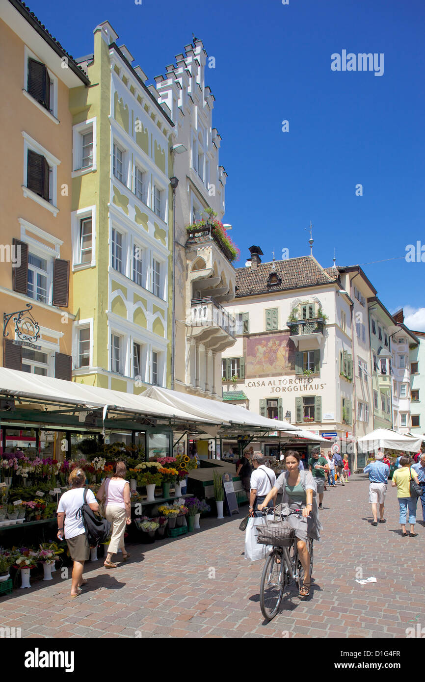 Pressione di stallo di mercato, Piazza Erbe Mercato, Bolzano, Provincia Autonoma di Bolzano, Trentino-Alto Adige, Italia, Europa Foto Stock