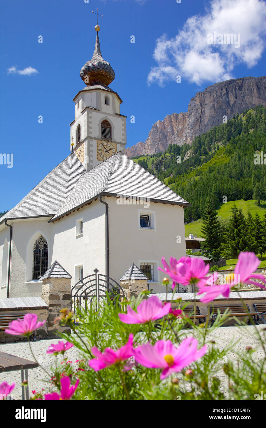 La chiesa, Colfosco, Val Badia, la provincia di Bolzano, Trentino Alto Adige, Italia, Europa Foto Stock