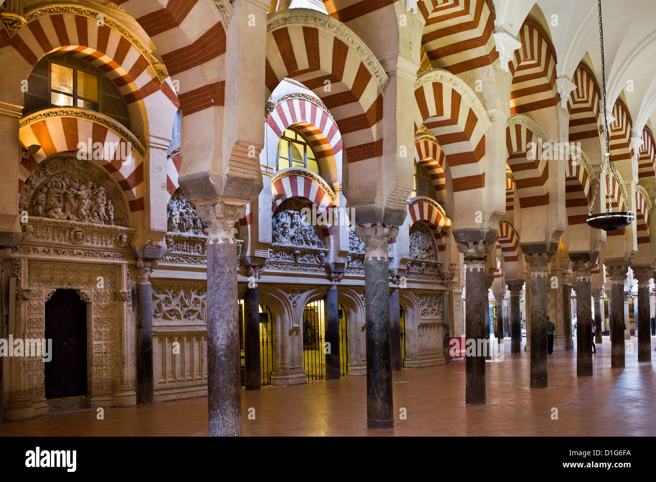 Preghiera Hypostyle Hall della Mezquita (la Grande Moschea, Cattedrale di Cordoba, Spagna. Foto Stock