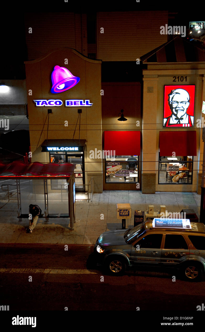 Un ristorante fast food combinazione di Taco Bell e Kentucky Fried Chicken su Lombard Street a San Francisco, California, Stati Uniti d'America. Foto Stock