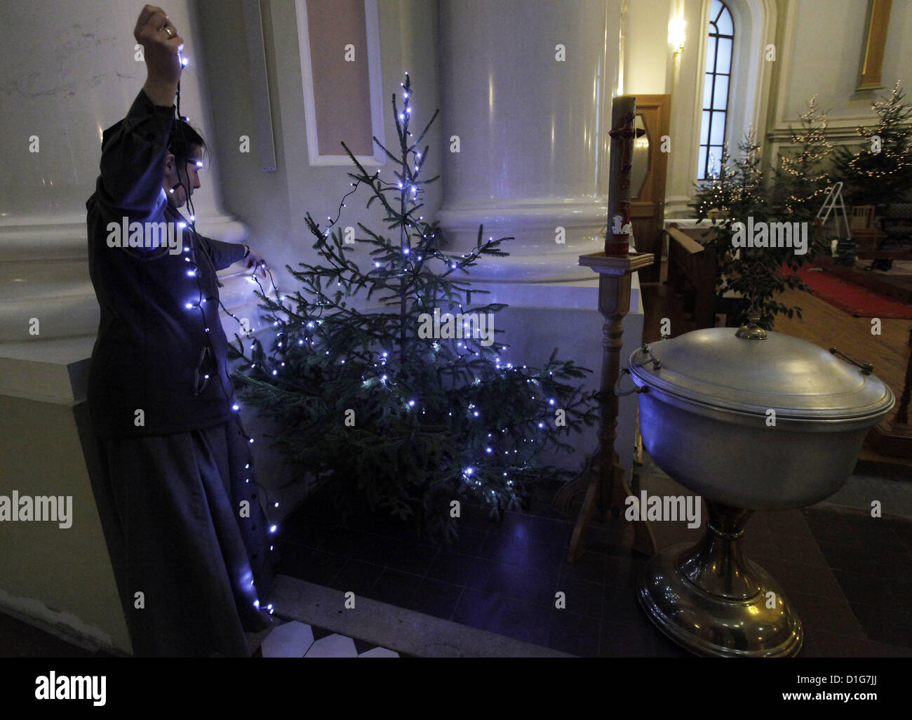 20 dicembre 2012 - San Pietroburgo, Russia - Dicembre 01, 2012 - San Pietroburgo, Russia - La Chiesa di Santa Caterina di Alessandria chiesa cattolica romana. Un press-tour per il secolare e basati sulla fede dei giornalisti, dedicata alla national-tradizioni religiose e delle peculiarità della celebrazione del Natale di Cristo. (Credito Immagine: © Andrey Pronin/ZUMAPRESS.com) Foto Stock