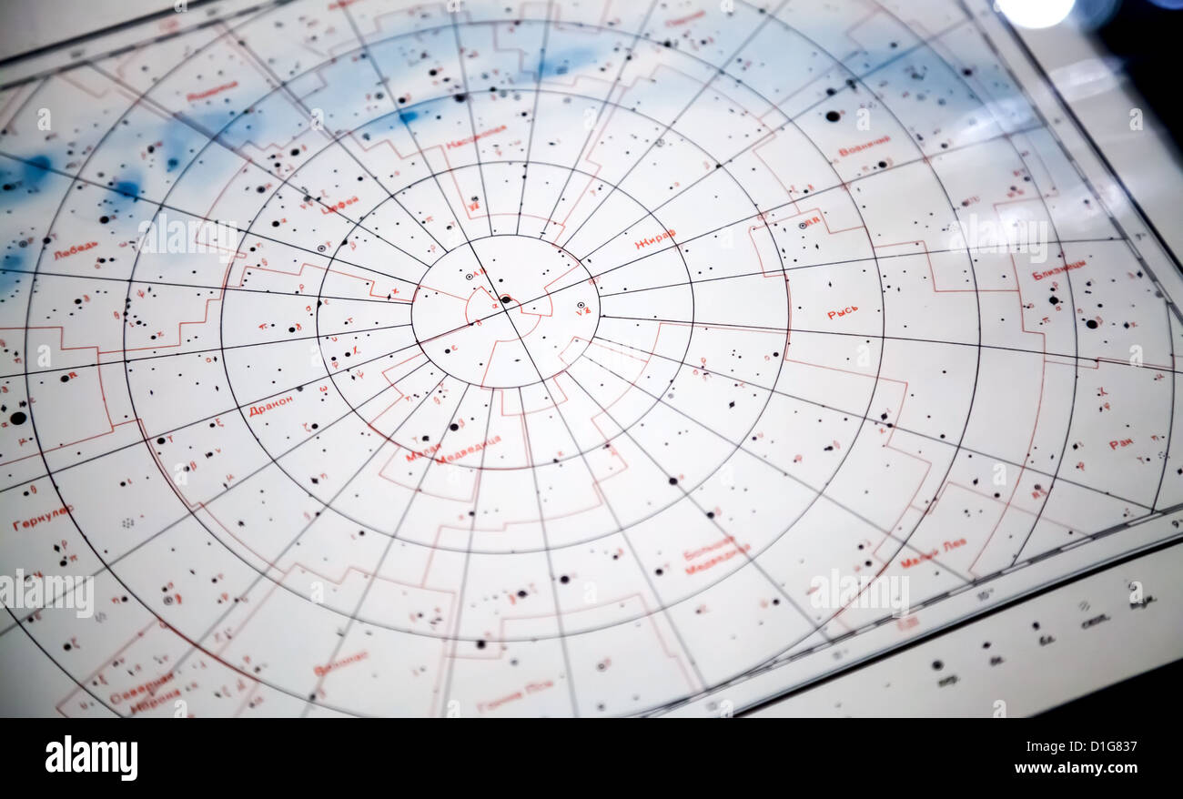 Carta astronomica star mappa frammento con i nomi delle costellazioni in russo Foto Stock