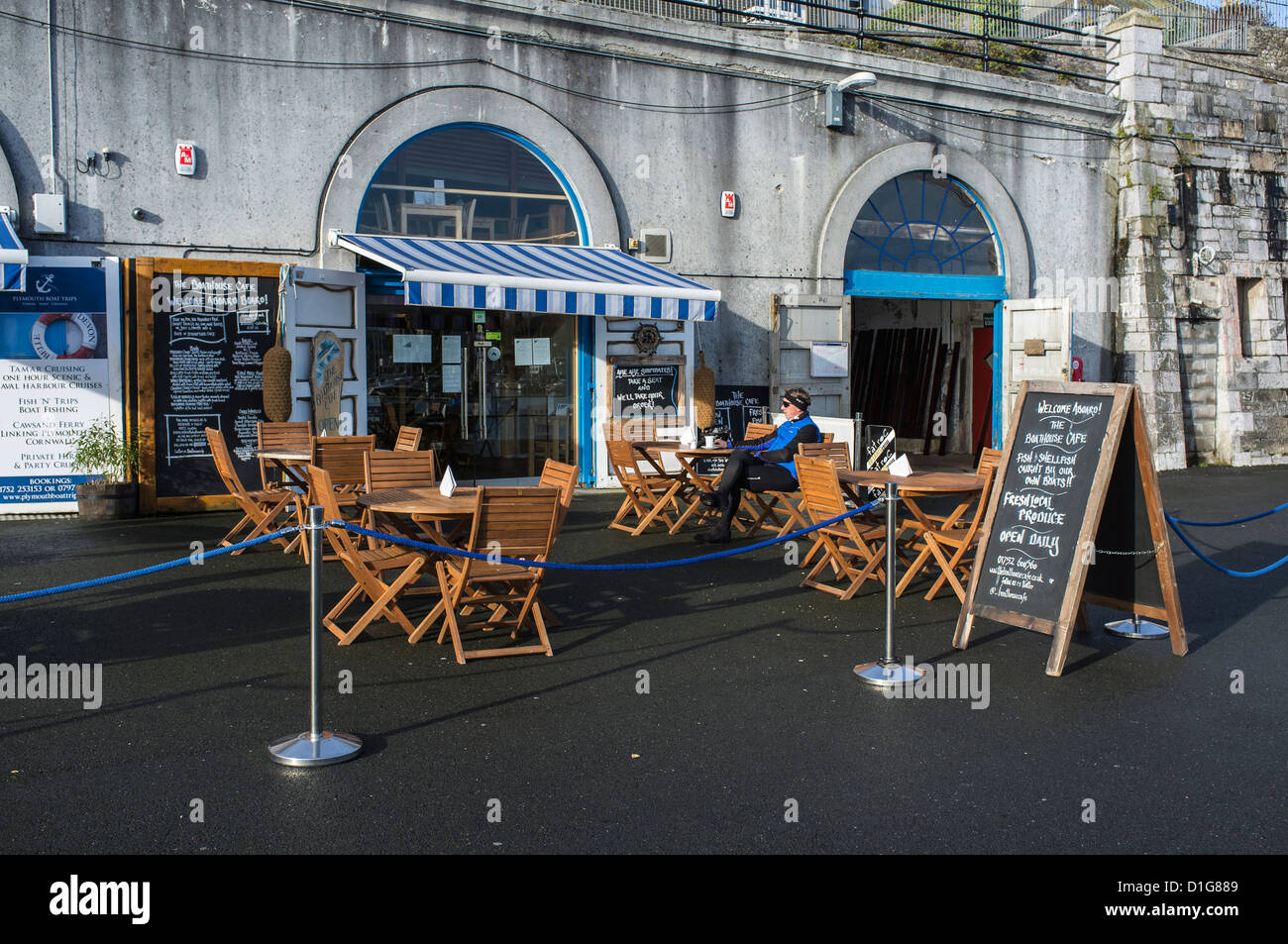 Il Quayside café del Barbican, Plymouth, Devon. Regno Unito Foto Stock