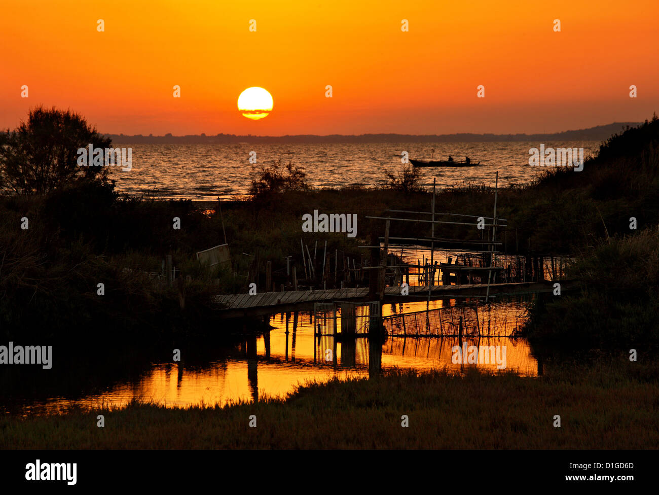 Tramonto a Koronissia, Ambracian ('Amvrakikos') golfo, Arta, Epiro, Grecia. Foto Stock