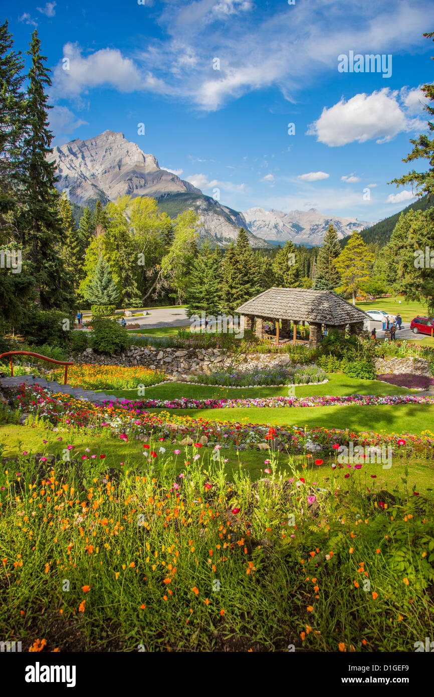 Cascata di giardini nel Parco Nazionale di Banff in città di Banff nelle Montagne Rocciose Canadesi in Alberta Canada Foto Stock
