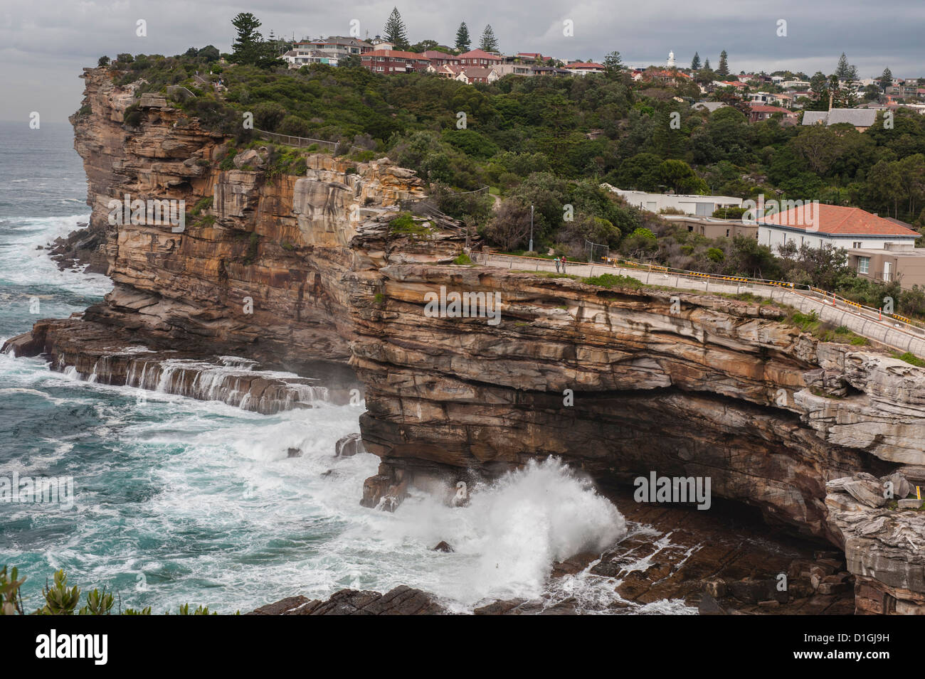 La passeggiata lungo il mare nella periferia est di Sydney è splendida, con splendide viste sulle spiagge e il Mare di Tasmania. Foto Stock
