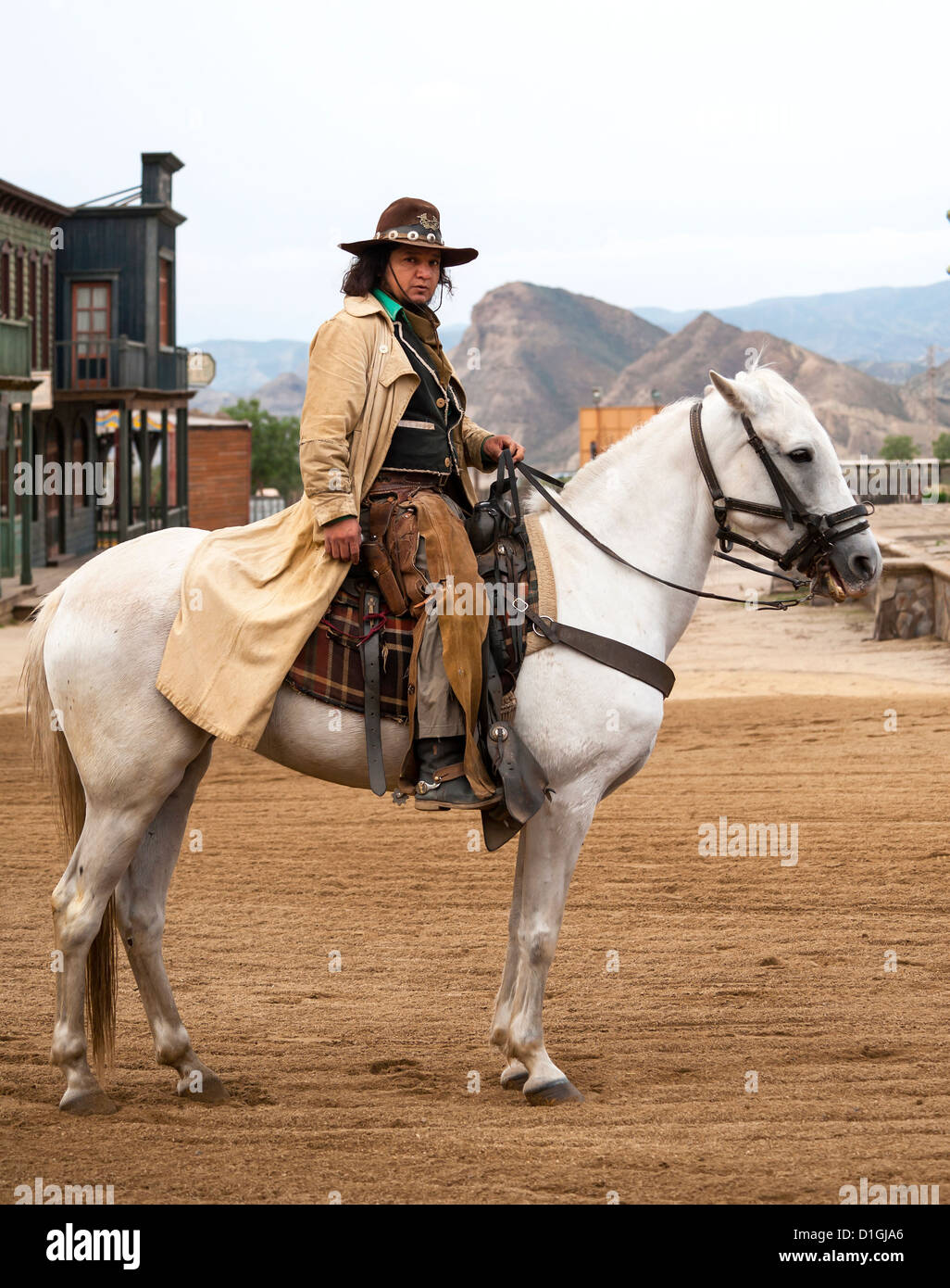 Cowboy seduto sul suo cavallo a Mini Hollywood Almeria Andalusia Spagna Foto Stock