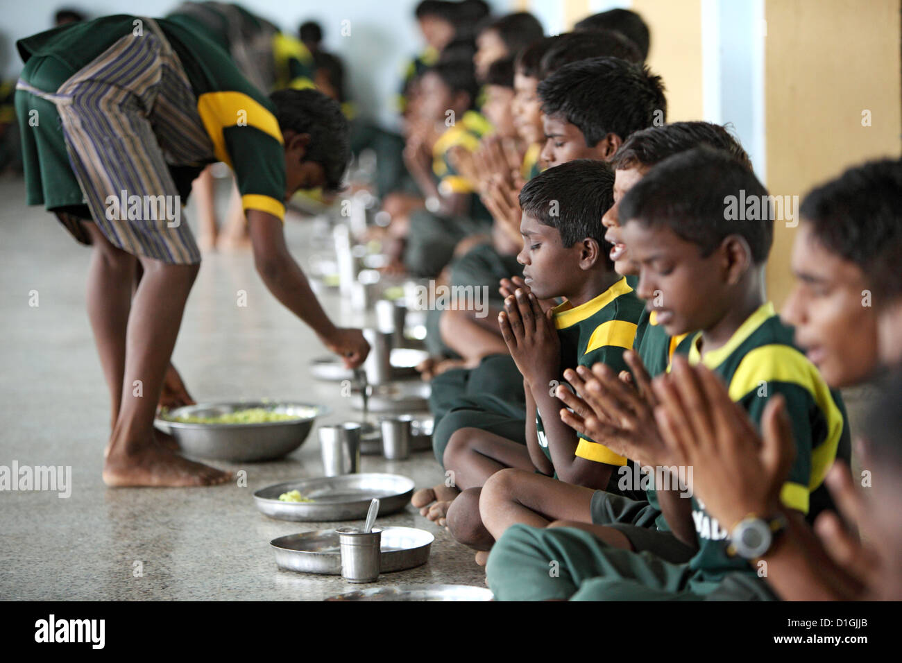 Vijayawada, India, school feeding SKCV nel villaggio per bambini, una risorsa per i bambini di strada Foto Stock