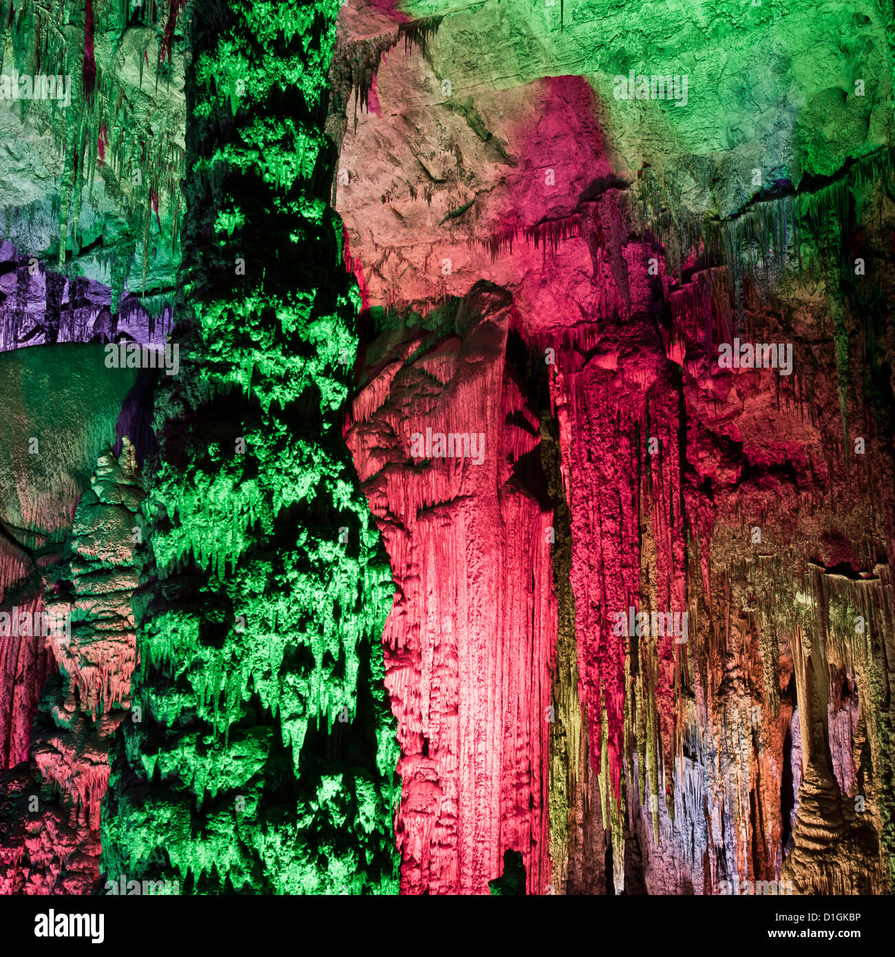 Spettacolo di luci, all'interno delle grotte d'Arta, Llevant, Maiorca, isole Baleari, Spagna, Europa Foto Stock