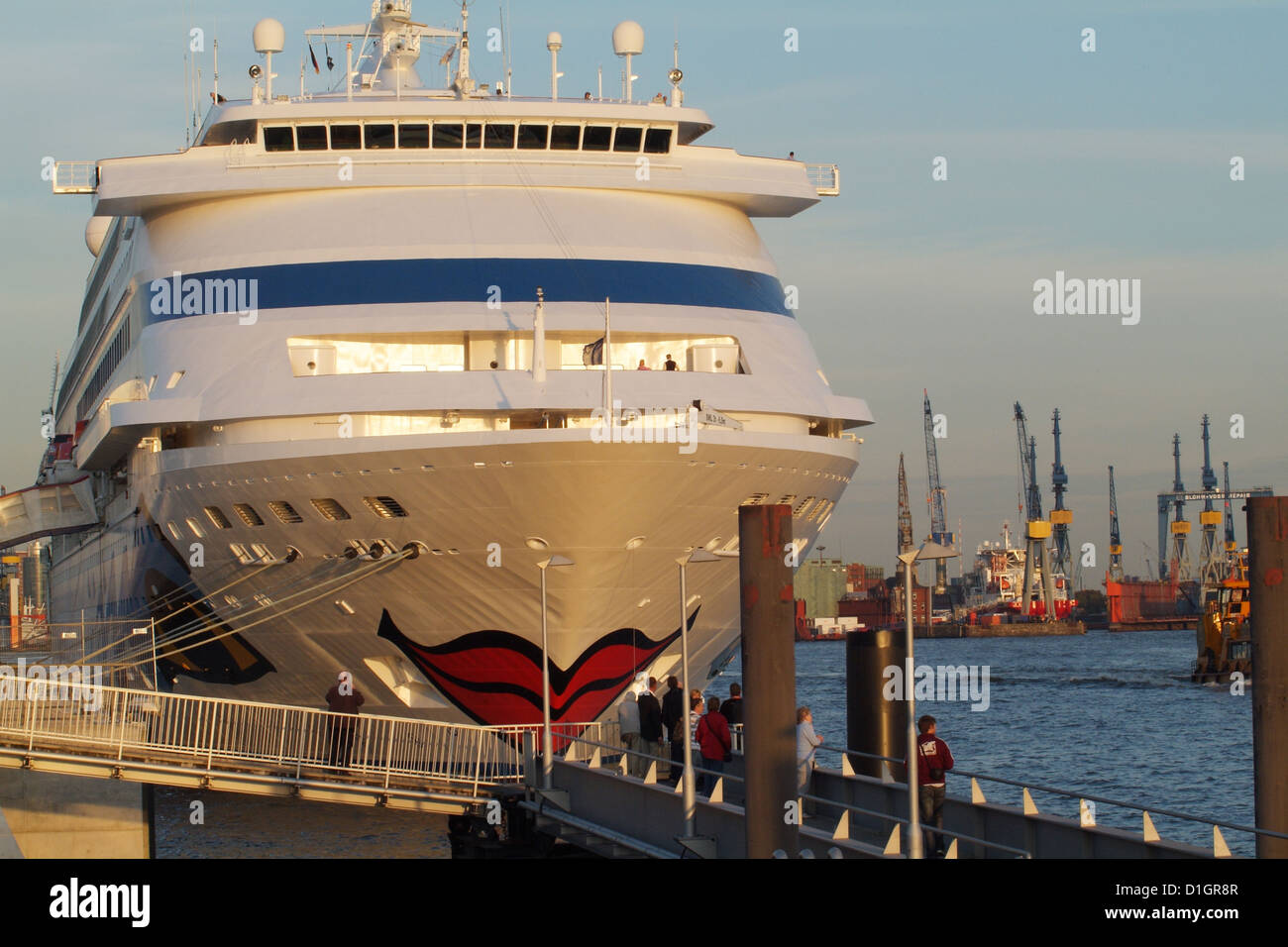 Amburgo, Germania, la nave da crociera Aida Luna nel porto di Amburgo Foto Stock