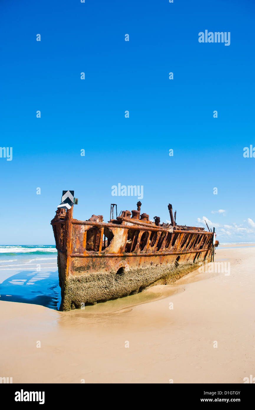 Il Relitto della nave Maheno, l'Isola di Fraser, Sito Patrimonio Mondiale dell'UNESCO, Queensland, Australia Pacific Foto Stock