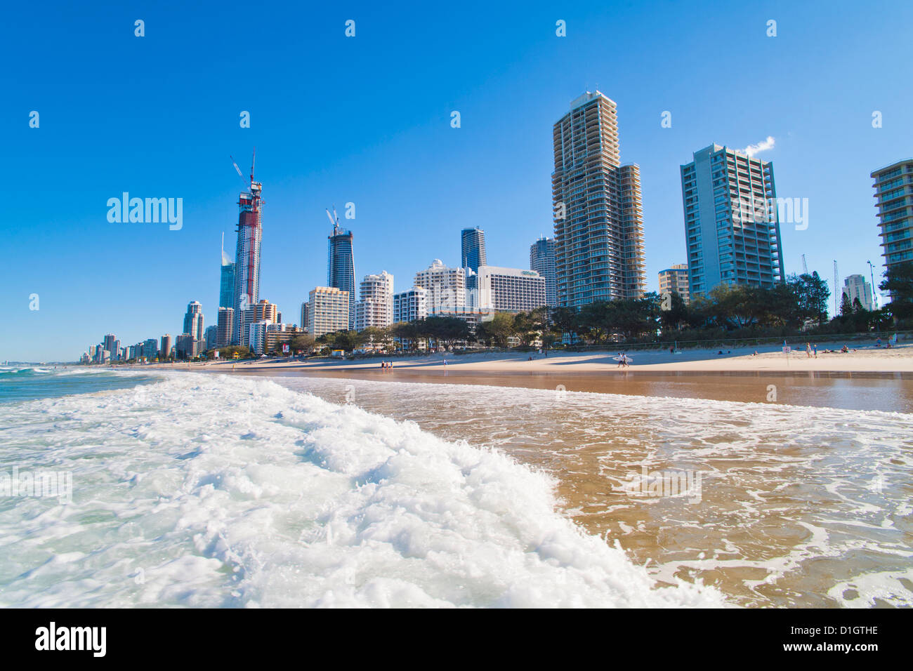 Surfers Paradise beach e alti edifici, Gold Coast, Australia Pacific Foto Stock
