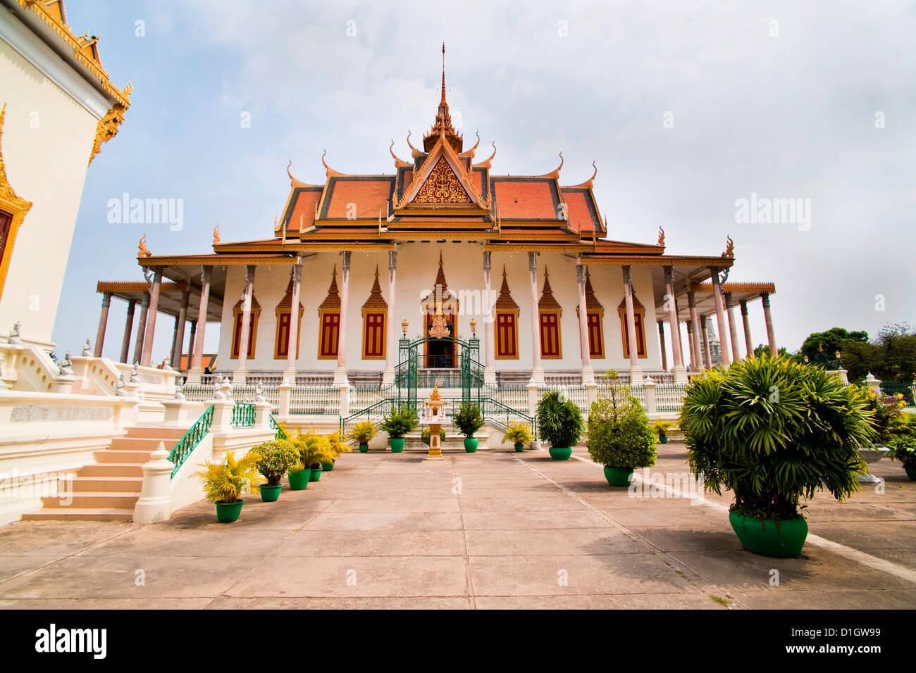 Pagoda d'argento, (il Tempio del Buddha di Smeraldo) presso il Palazzo Reale di Phnom Penh, Cambogia, Indocina, Asia sud-orientale, Asia Foto Stock