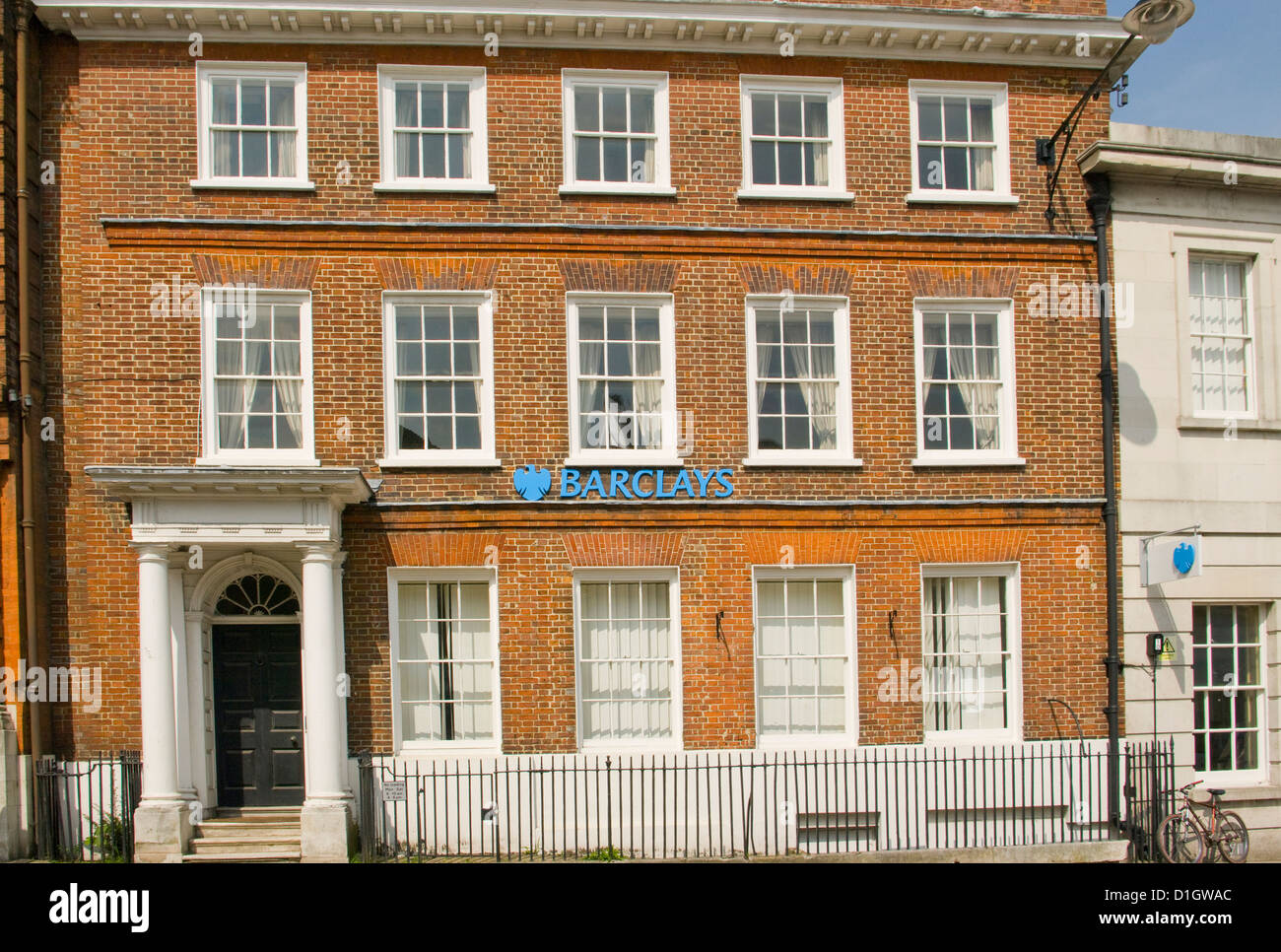 Esterno della Barclays Bank il ramo al di fuori del Regno Unito banche Lewes Branch East Sussex Foto Stock