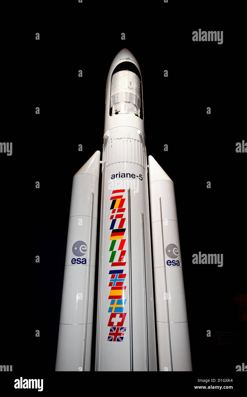 Modello della Comunità europea il razzo vettore Ariane 5, Agenzia Spaziale Europea, l'ESA, degli anni novanta , Euro Space Center, Transinne, Belgio, Europa Foto Stock