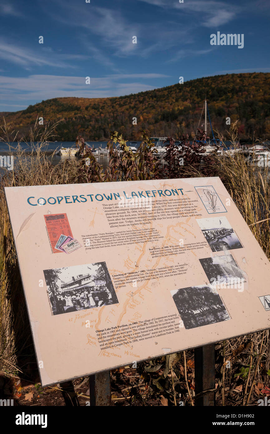 Cooperstown segno fronte lago, lago Otsego, Cooperstown, NY Foto Stock