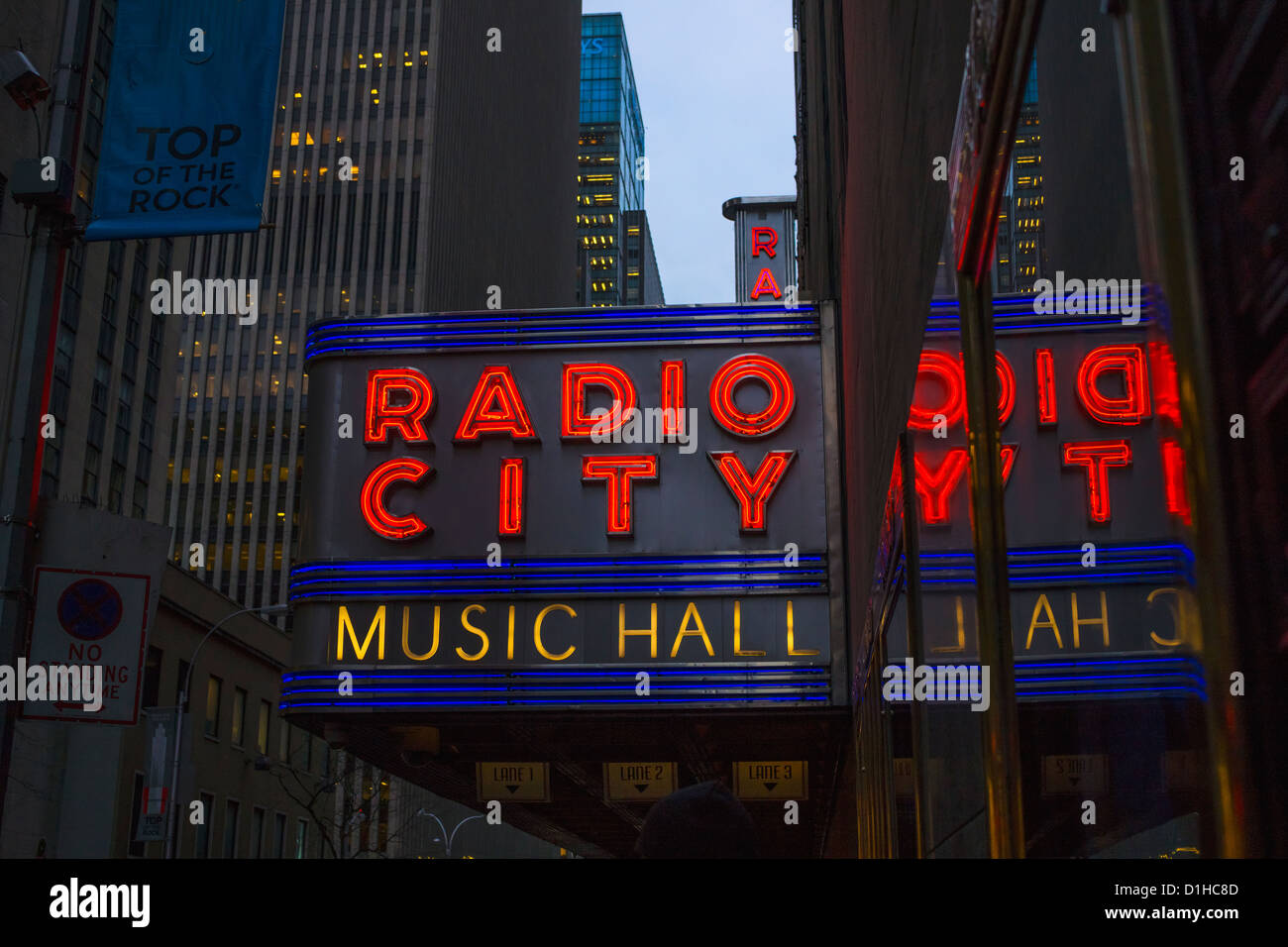 Il Radio City Music Hall sulla East 50th Street a New York City Foto Stock