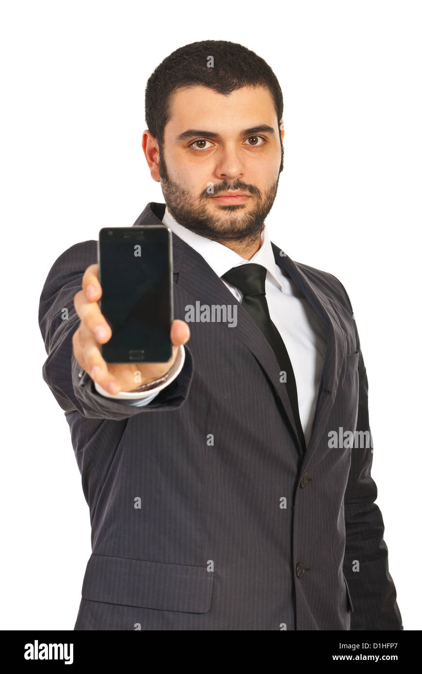 Uomo d'affari che mostra telefono mobile display isolati su sfondo bianco Foto Stock