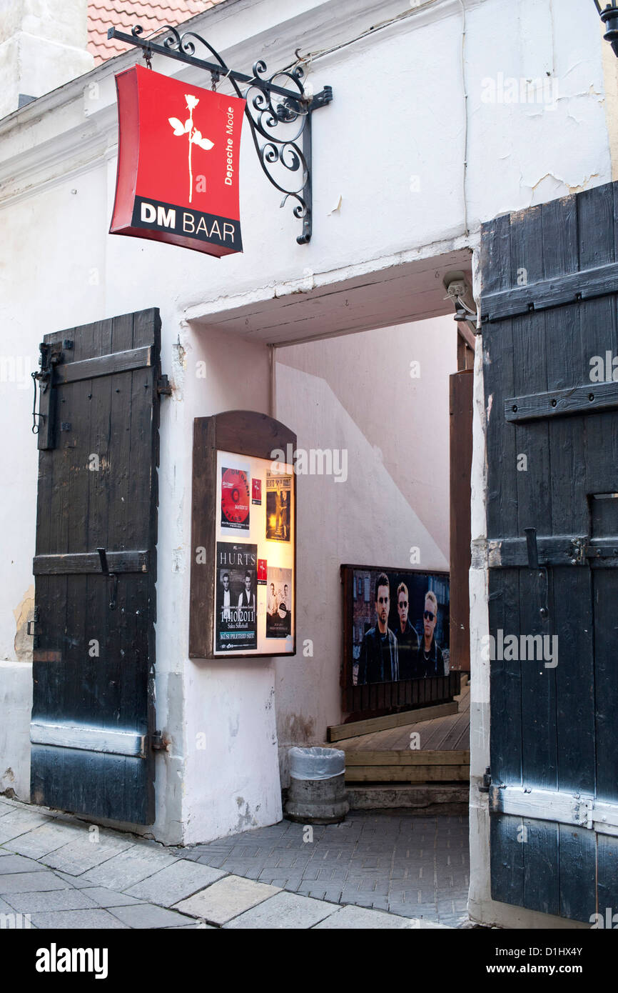 Ingresso ai Depeche Mode bar nel centro di Tallinn, capitale dell'Estonia. Foto Stock