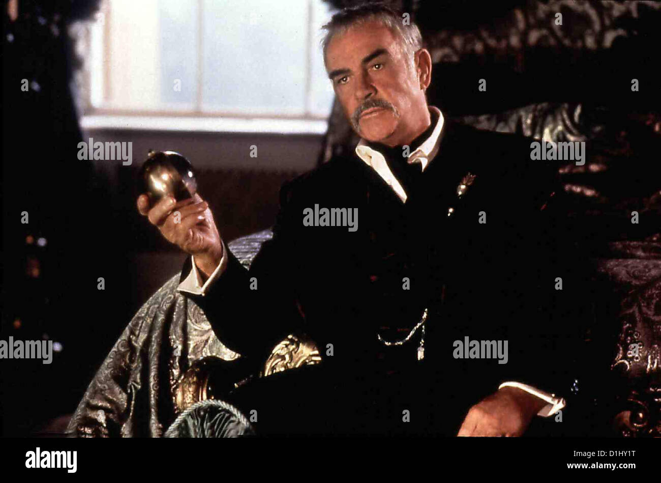 Mit Schirm, Charme und Melone vendicatori, il sir August de Wynter (Sean Connery) *** Caption locale *** 1998 Warner Brothers Foto Stock