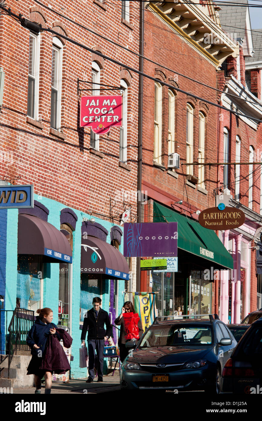 Il principale quartiere dello shopping di New Paltz, Ulster County, New York Foto Stock