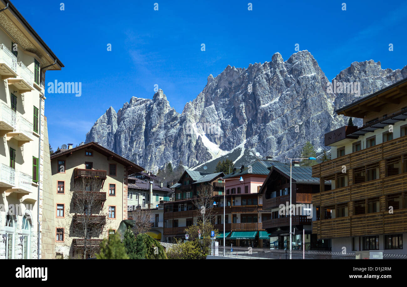 L'Italia, Dolomiti, Veneto, Cortina D'Ampezzo, la vista della montagna di Cristallo Foto Stock