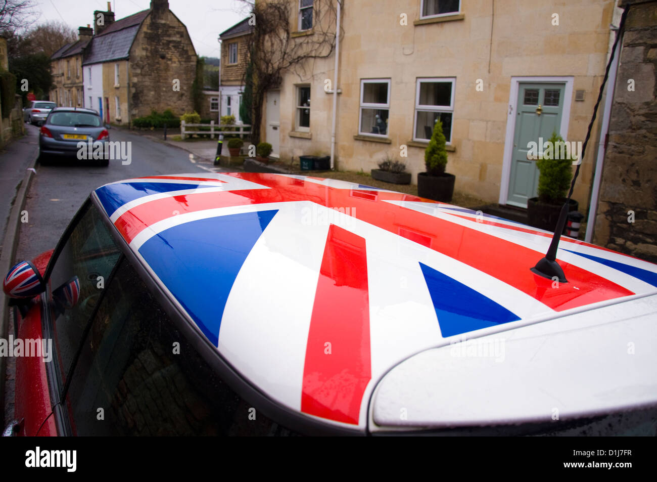 Mini Cooper auto con unione bandiera dipinta sul tetto Foto Stock