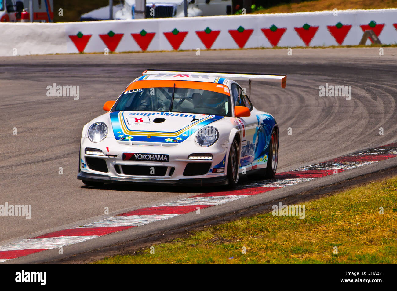 Porsche CT3 Cup Challenge driver battaglia per la posizione durante la loro serie' penultimo appuntamento di stagione di sabato. Foto Stock