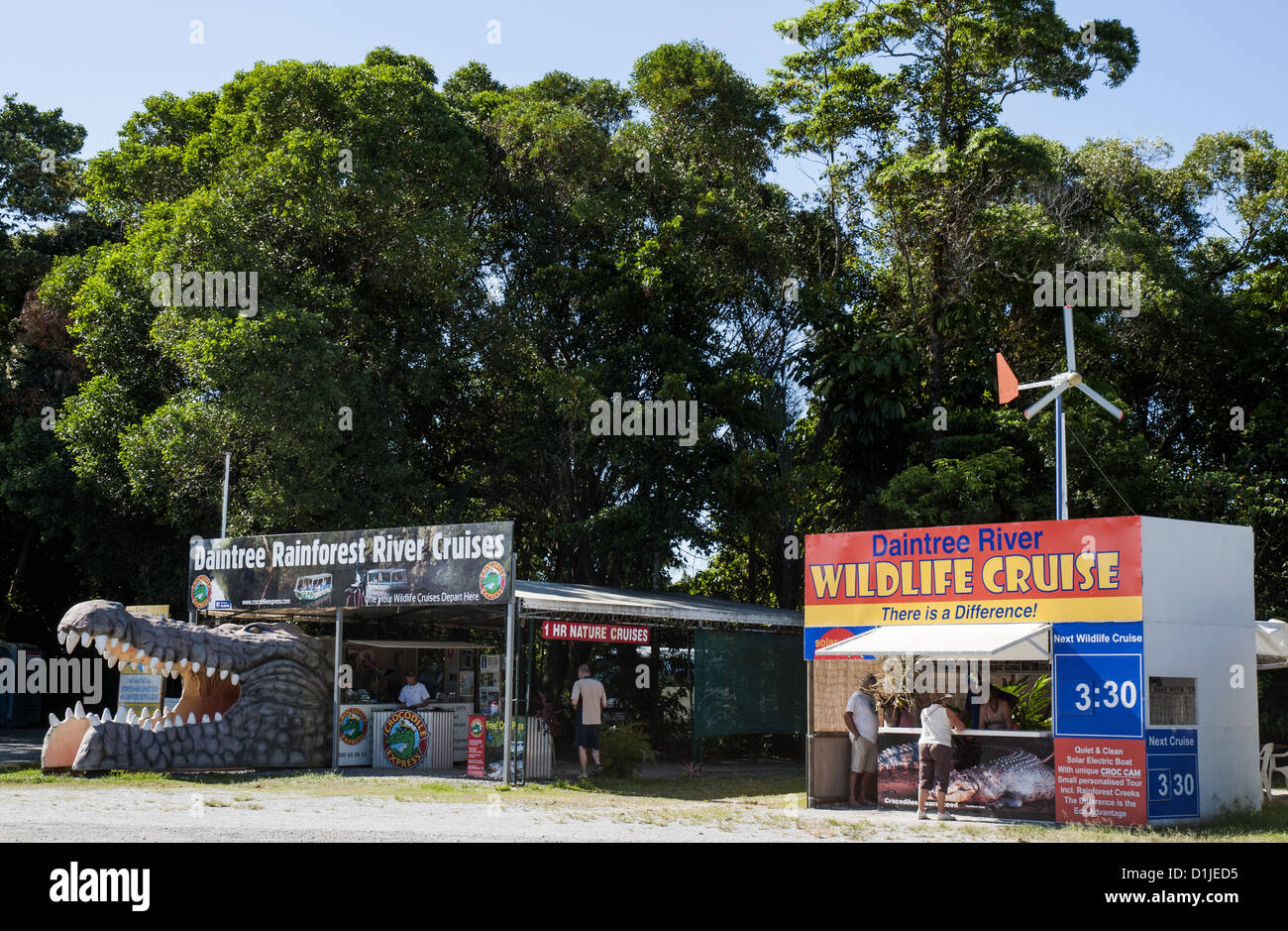 Tour operator' uffici di fortuna sul Fiume Daintree, North Queensland Foto Stock